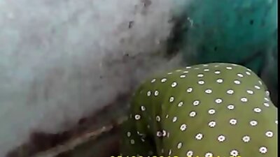 భార్య బొమ్మలతో ఆడుకోవడం మరియు ఆనందించడాన్ని ఇష్టపడుతుంది
